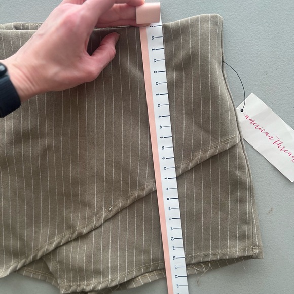 Plaid Taup Mini Skort Size Small - Picture 3 of 3